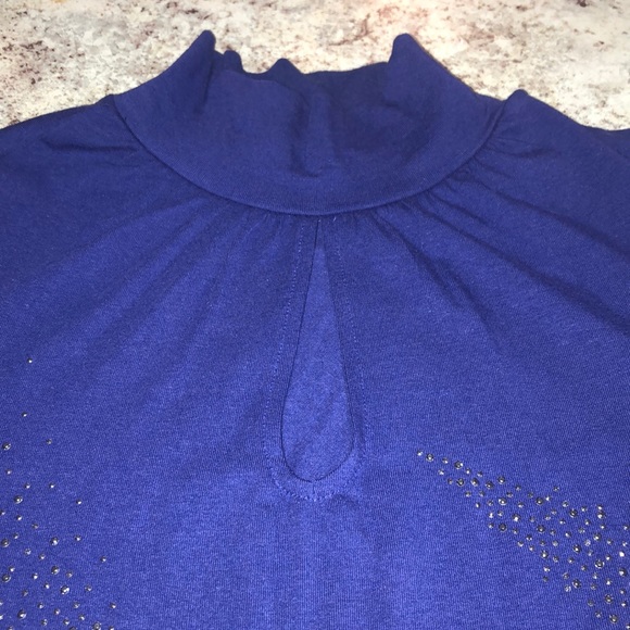 Express High Neck Short Sleeve Peephole Shirt - Picture 4 of 8